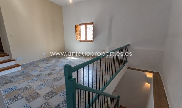 Revente - Village House -
Somontin