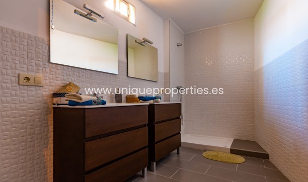 Revente - Village House -
Somontin