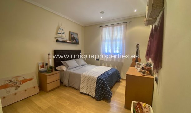 Resale - House -
Murcia