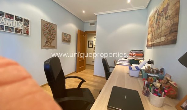 Resale - House -
Murcia