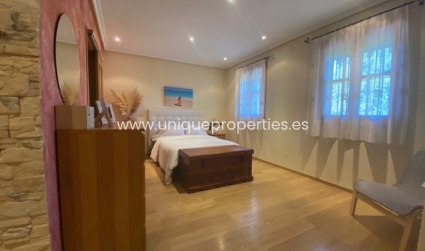 Resale - House -
Murcia