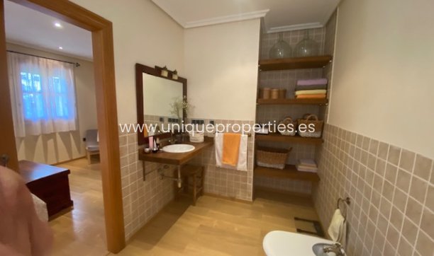 Resale - House -
Murcia