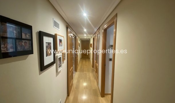 Resale - House -
Murcia