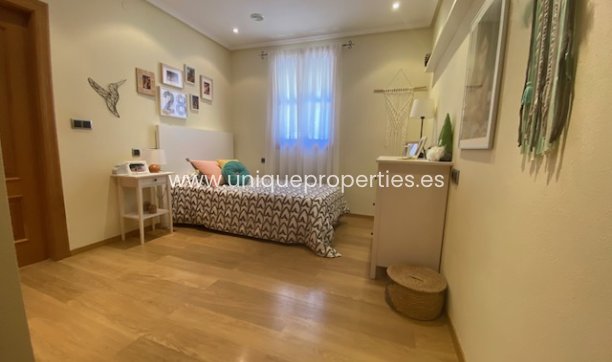 Resale - House -
Murcia
