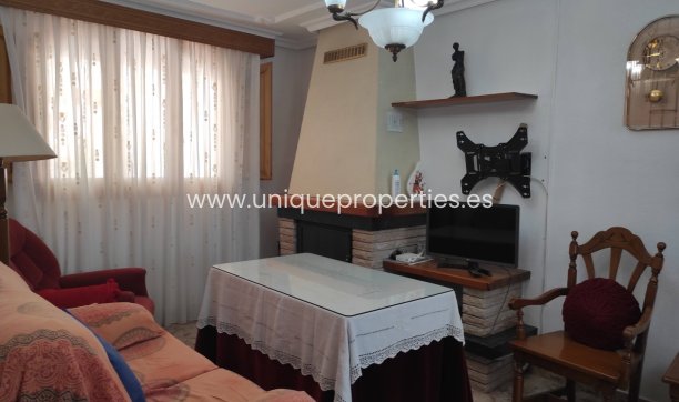 Herverkoop - Village House -
Urracal