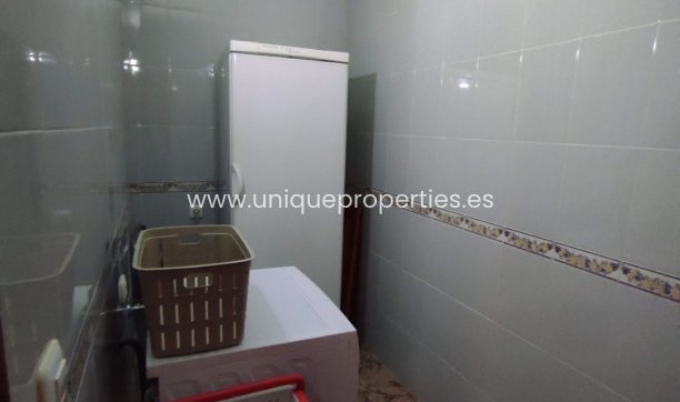 Herverkoop - Village House -
Urracal