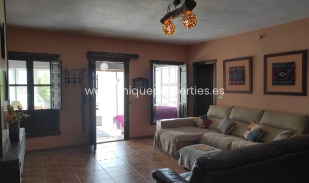 Reventa - Villa -
Somontin