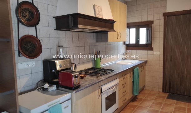 Reventa - Villa -
Somontin