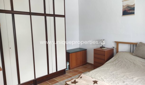 Reventa - Villa -
Somontin