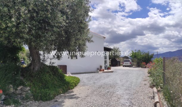 Reventa - Villa -
Somontin