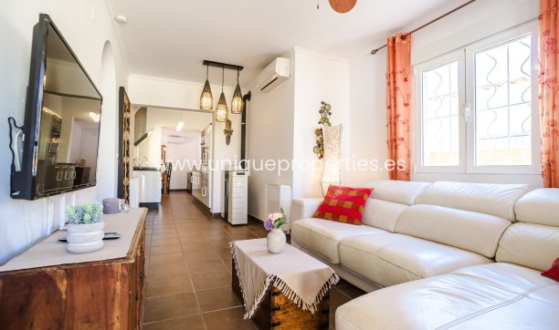 Resale - House -
San Fulgencio - urb.la marina