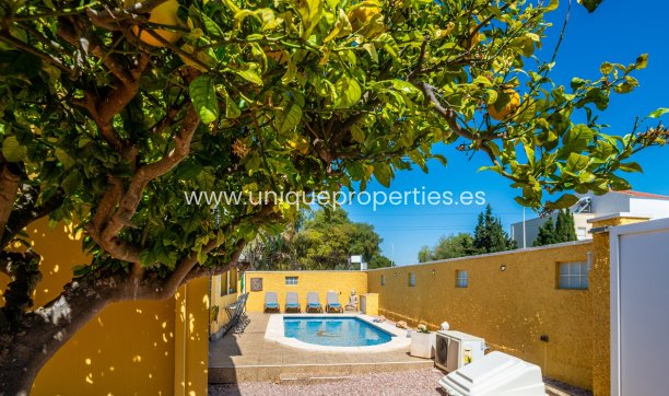 Resale - House -
San Fulgencio - urb.la marina