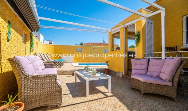 Resale - House -
San Fulgencio - urb.la marina