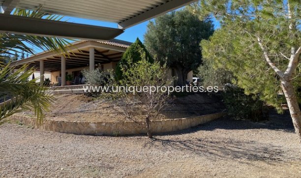Resale - House -
Murcia