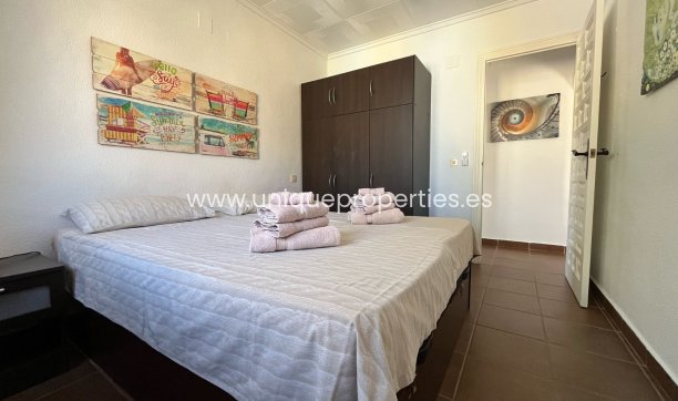 Resale - House -
San Fulgencio - urb.la marina
