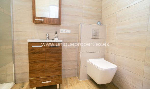 Resale - House -
San Fulgencio - urb.la marina