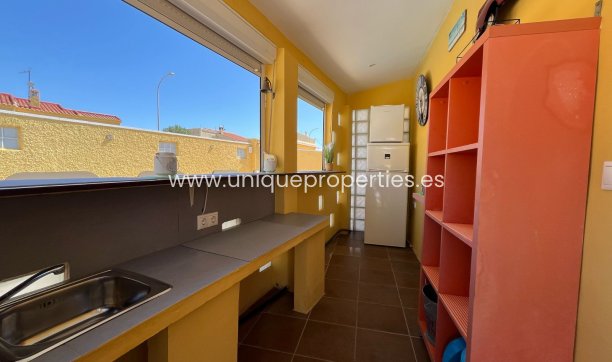 Resale - House -
San Fulgencio - urb.la marina