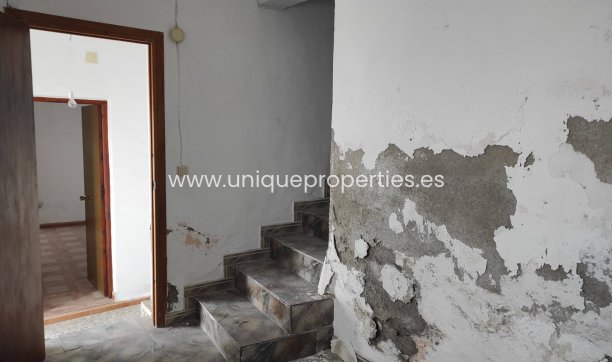 Herverkoop - Village House -
Somontin
