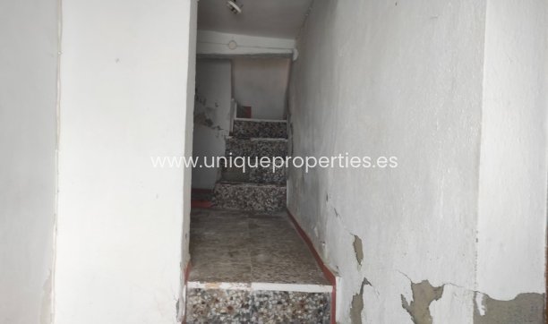Herverkoop - Village House -
Somontin