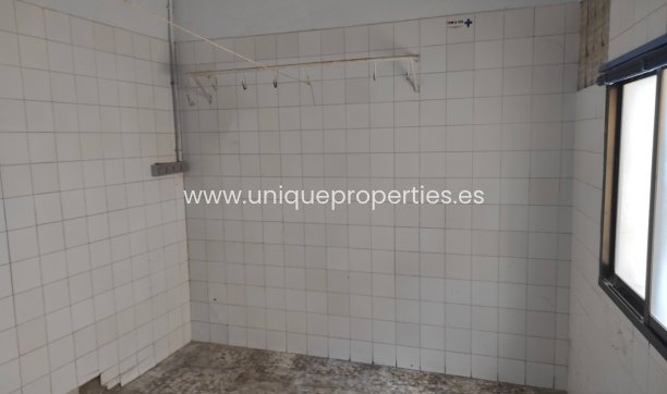 Herverkoop - Village House -
Somontin