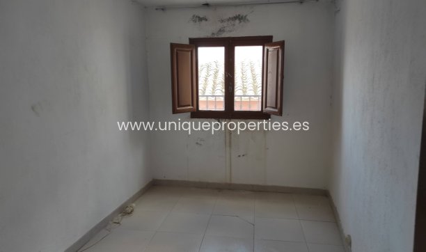 Herverkoop - Village House -
Somontin