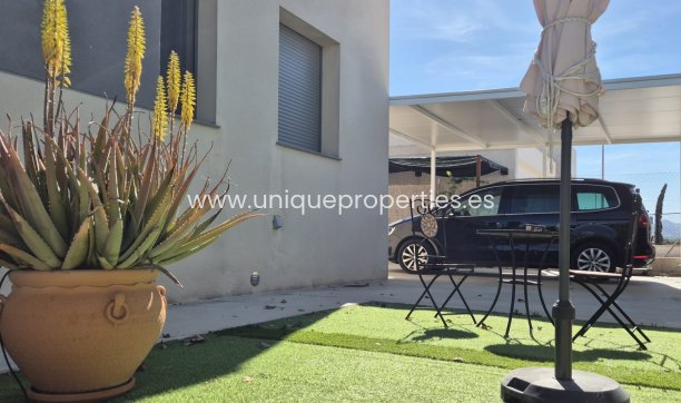 Resale - Villa -
Lorca