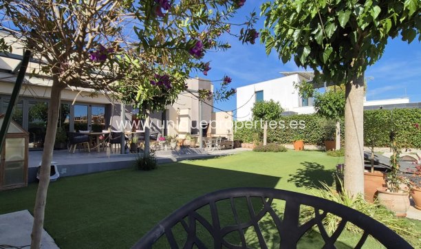 Resale - Villa -
Lorca