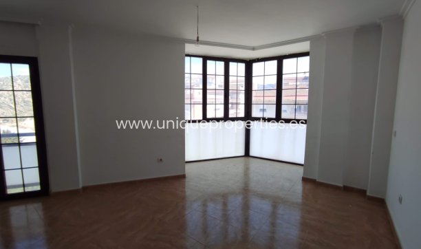 Revente - Apartment -
Olula del Rio
