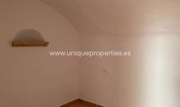 Reventa - Cave House -
Pozo Alcon