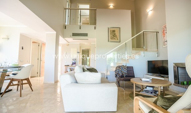 Resale - Villa -
San Miguel de Salinas - Las Colinas Golf