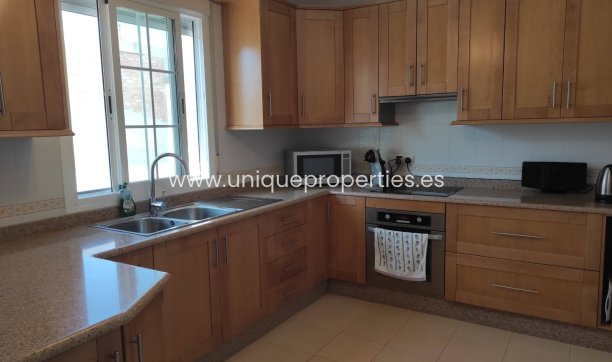 Revente - Village House -
Baza