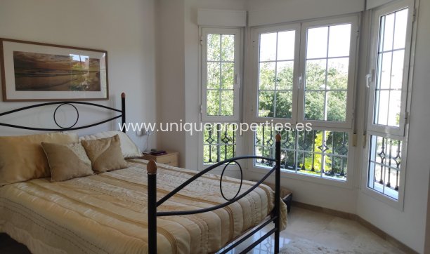 Revente - Village House -
Baza