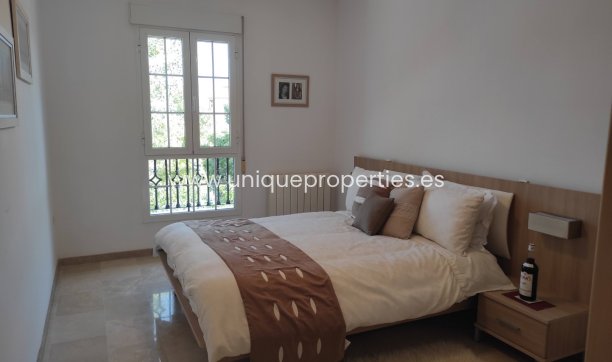 Revente - Village House -
Baza