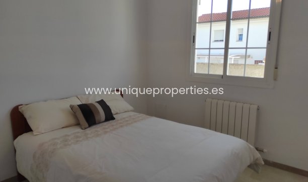 Revente - Village House -
Baza