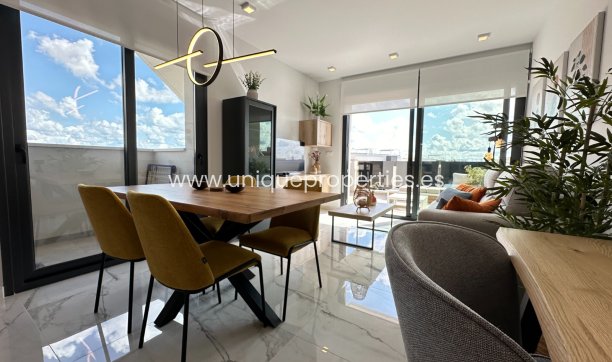 Herverkoop - Penthouse -
PLAYA FLAMENCA