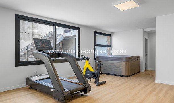 Herverkoop - Penthouse -
PLAYA FLAMENCA