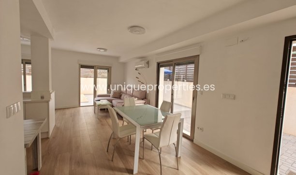 Herverkoop - House - Semi-Detached House -
Cox
