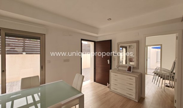 Herverkoop - House - Semi-Detached House -
Cox