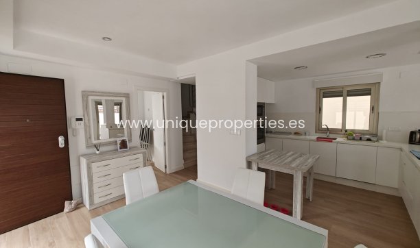 Herverkoop - House - Semi-Detached House -
Cox