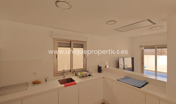 Herverkoop - House - Semi-Detached House -
Cox
