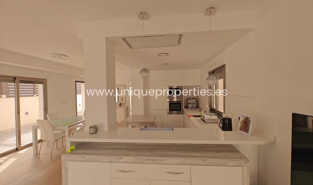 Herverkoop - House - Semi-Detached House -
Cox