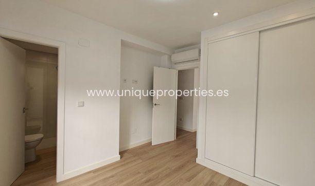 Herverkoop - House - Semi-Detached House -
Cox