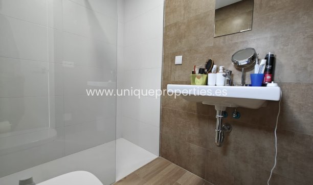 Herverkoop - House - Semi-Detached House -
Cox