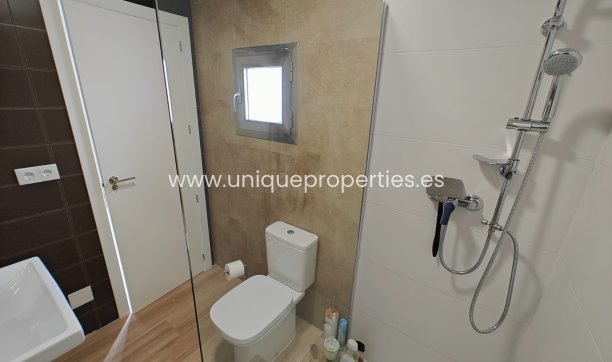 Herverkoop - House - Semi-Detached House -
Cox