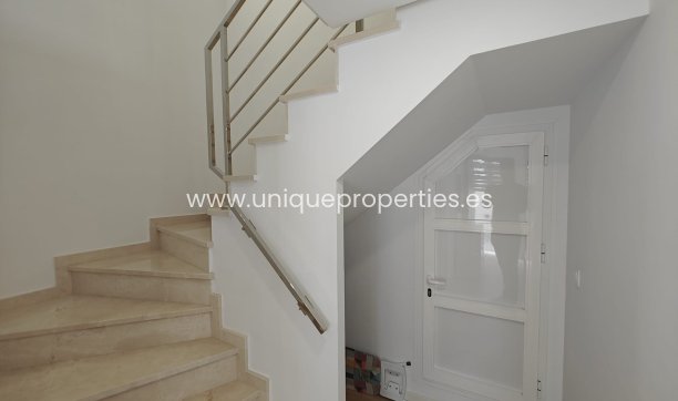Herverkoop - House - Semi-Detached House -
Cox