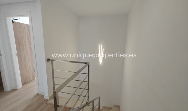 Herverkoop - House - Semi-Detached House -
Cox
