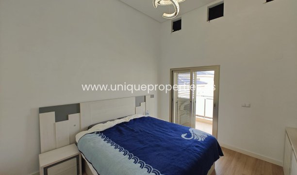 Herverkoop - House - Semi-Detached House -
Cox