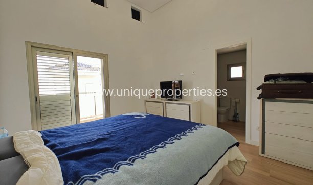 Herverkoop - House - Semi-Detached House -
Cox