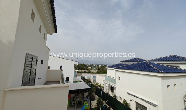Herverkoop - House - Semi-Detached House -
Cox