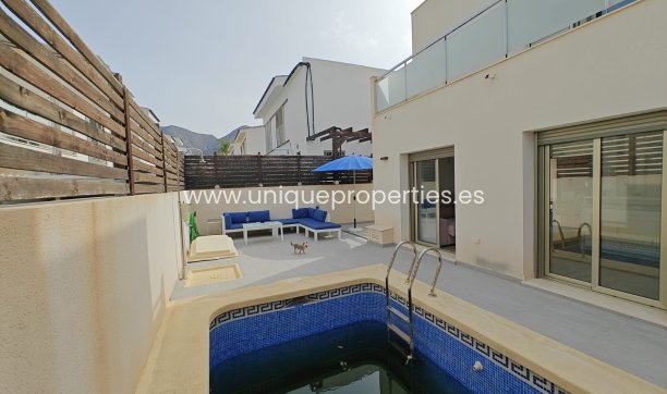 Herverkoop - House - Semi-Detached House -
Cox